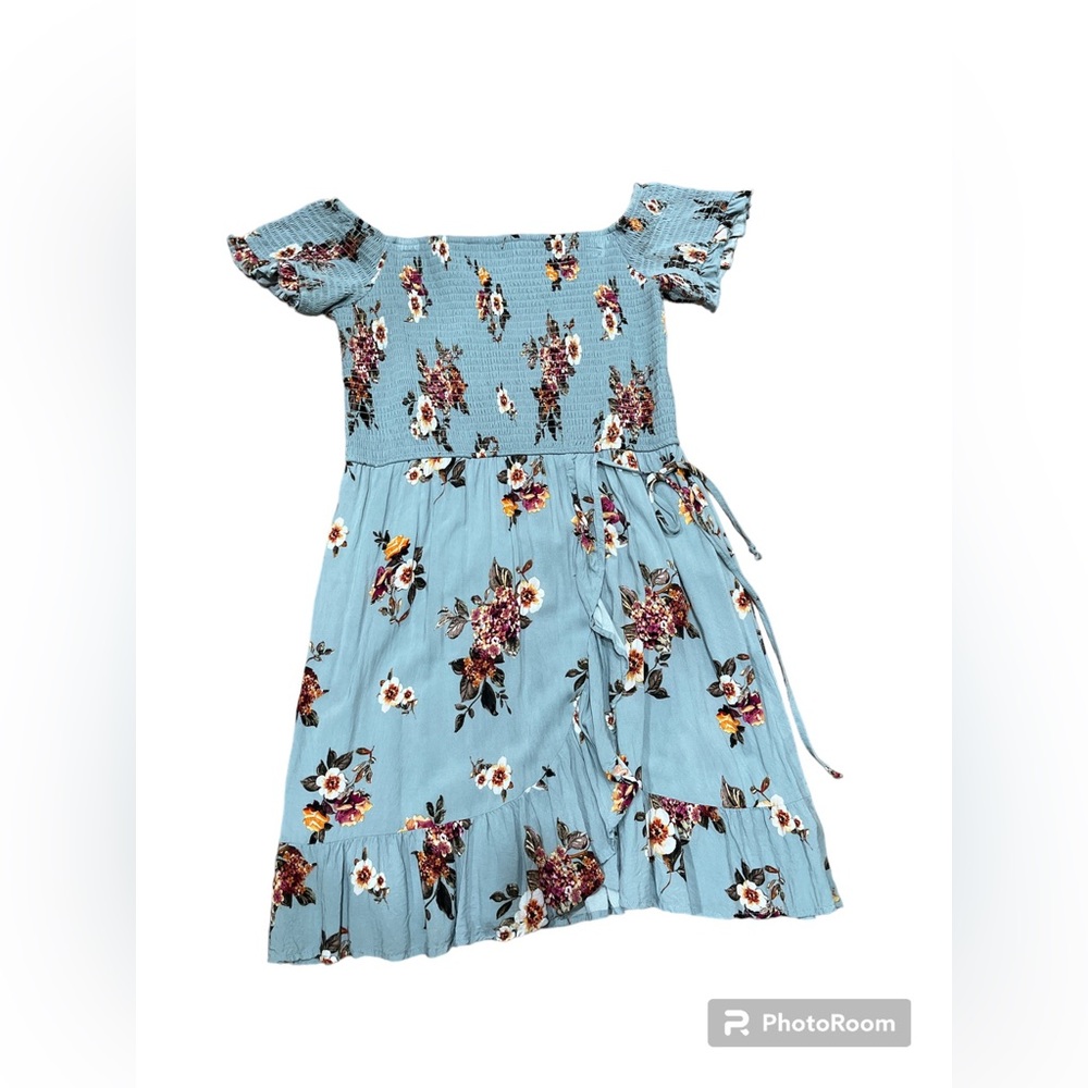 EUC Xhilatation Floral strapless dress w/pockets